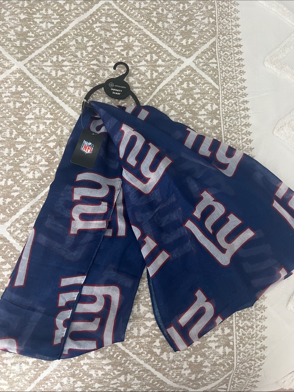 NY Giants Infinity Loop Scarf - Picture 2 of 4